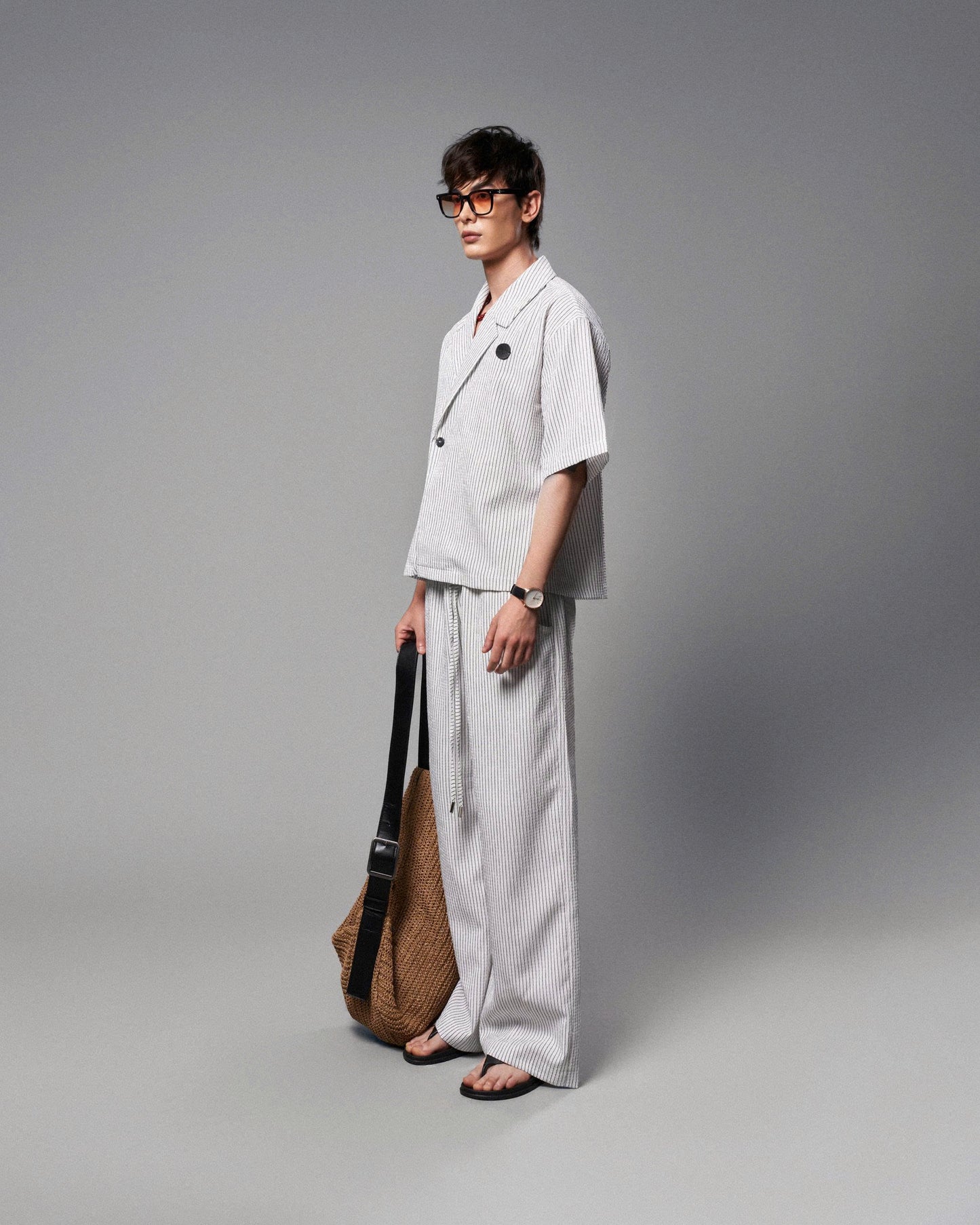 Quần dài ống rộng sọc dọc trắng