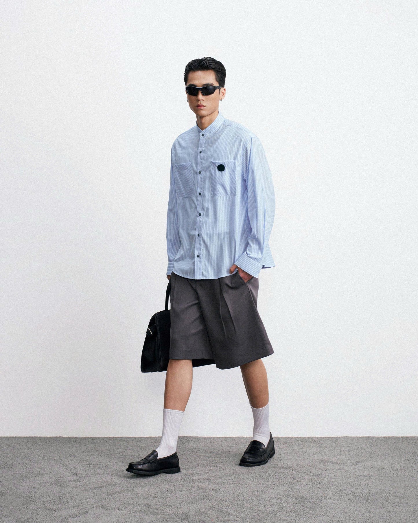Quần short dáng lửng xếp ly xám đậm - Cham Shorts