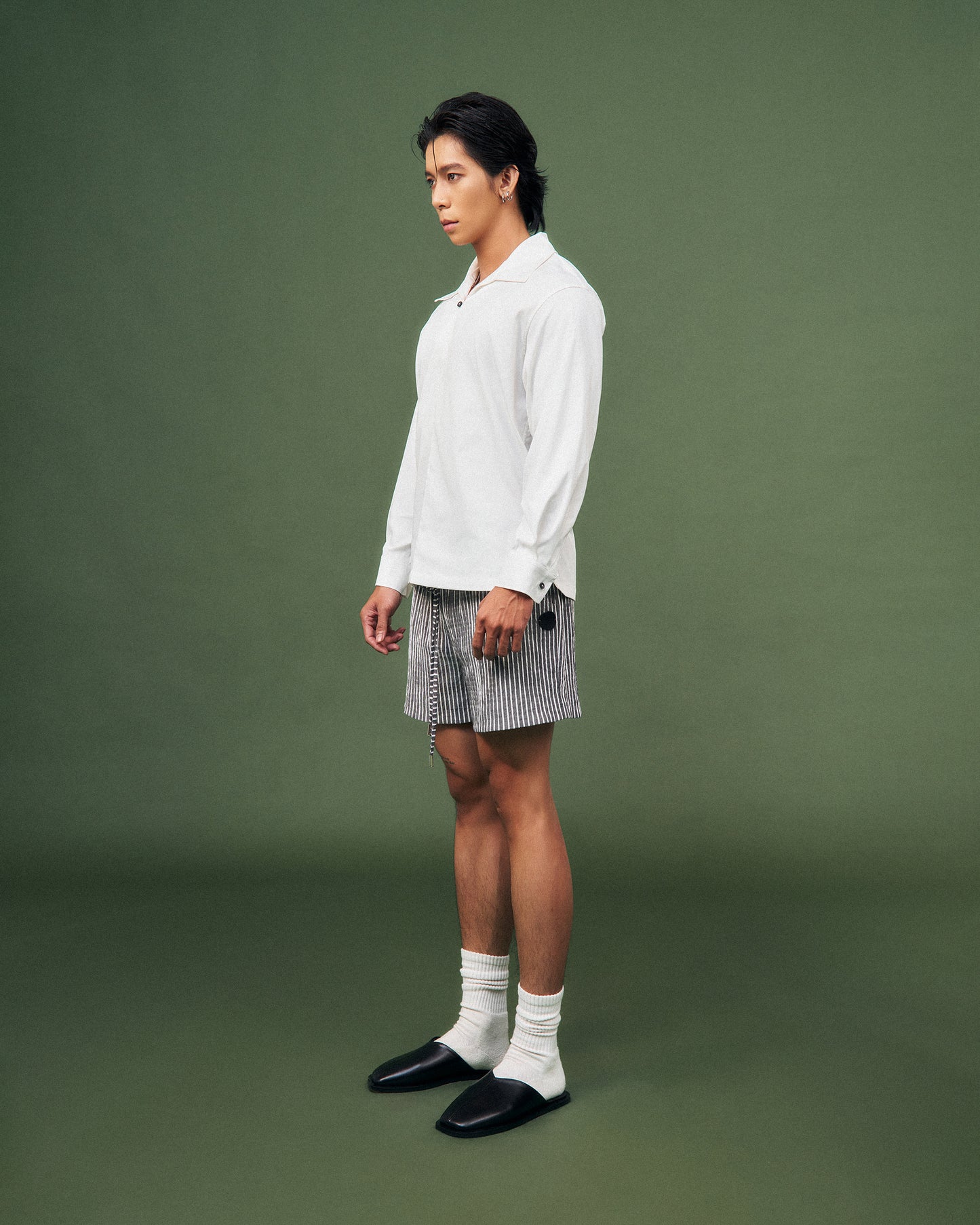 Quần shorts họa tiết sọc lưng thun có dây