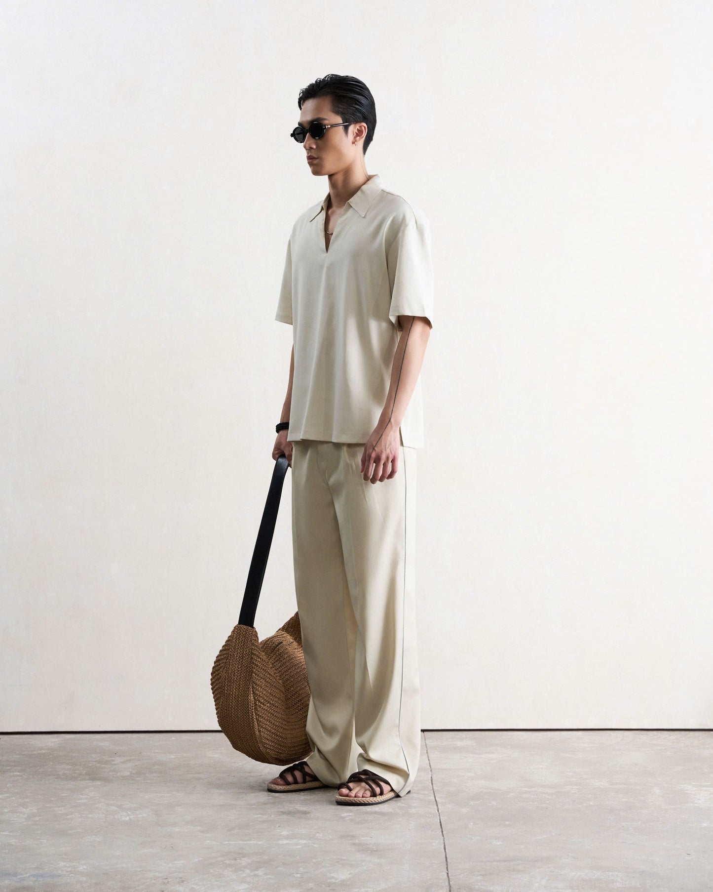 Quần dài nam ống rộng màu beige