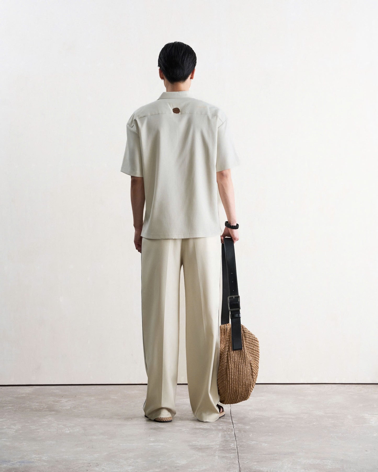 Quần dài nam ống rộng màu beige