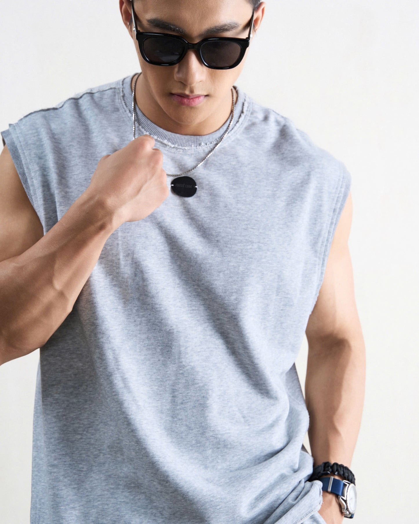 Áo ba lỗ nam màu xám