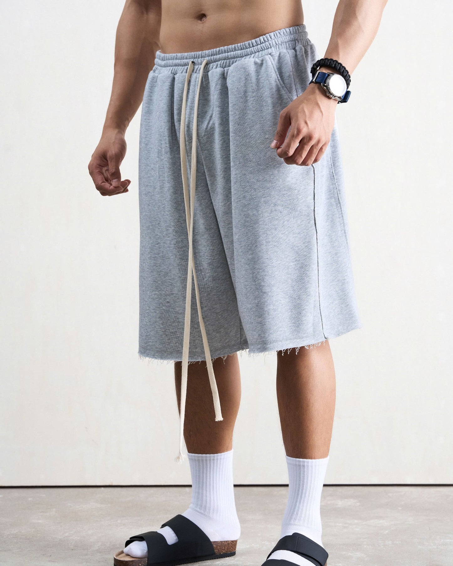 Quần shorts nam lưng thun màu xám