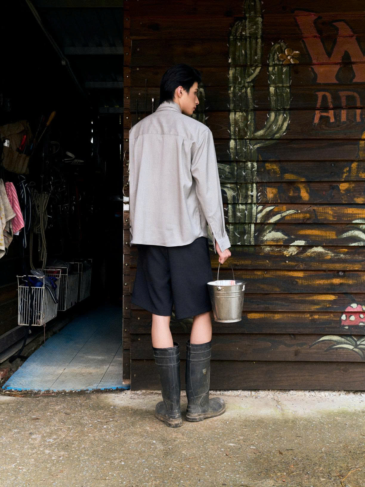 Áo sơ mi tay dài xám phối cà vạt