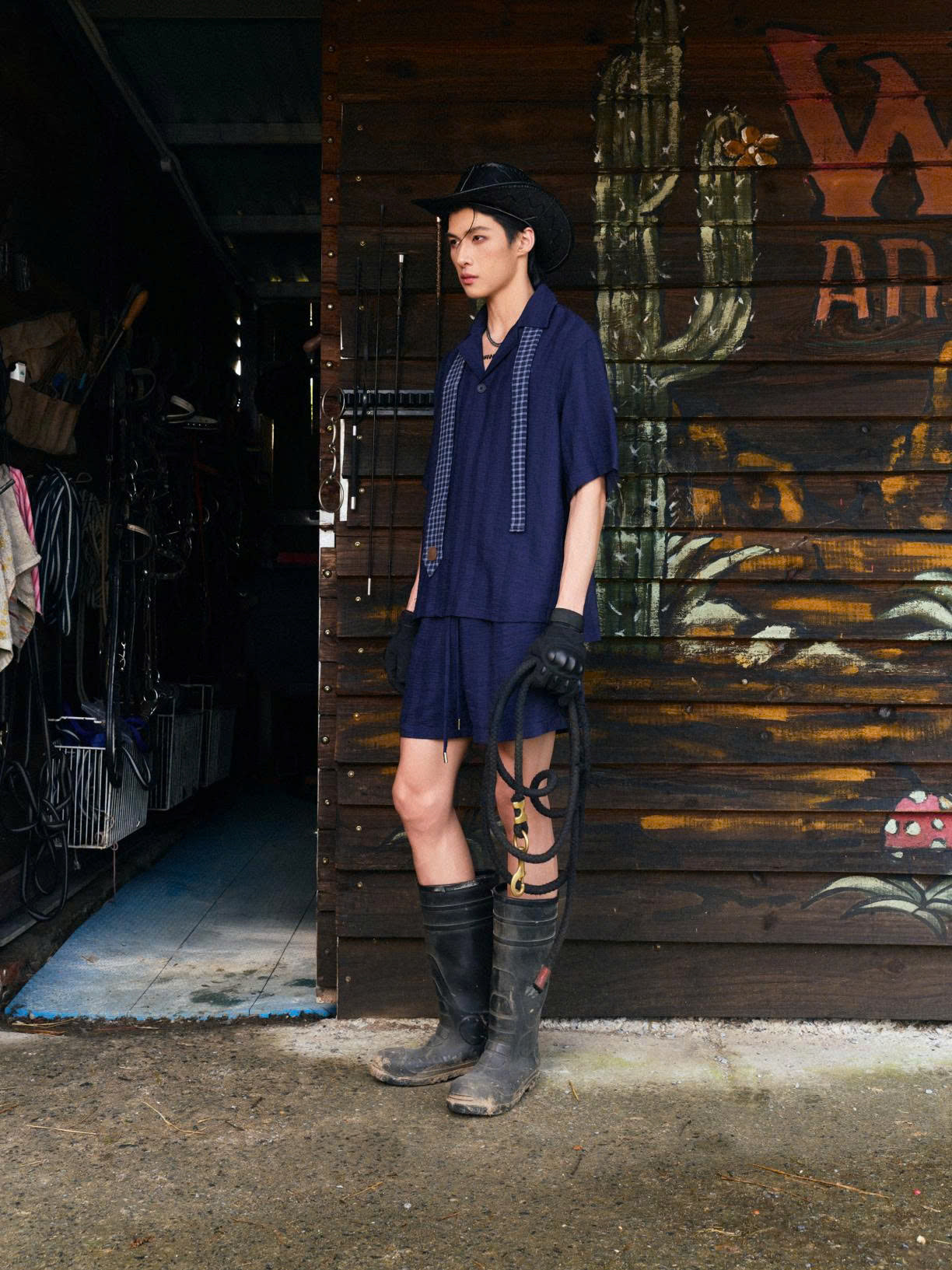 Áo kiểu tay ngắn xanh navy cổ V polo