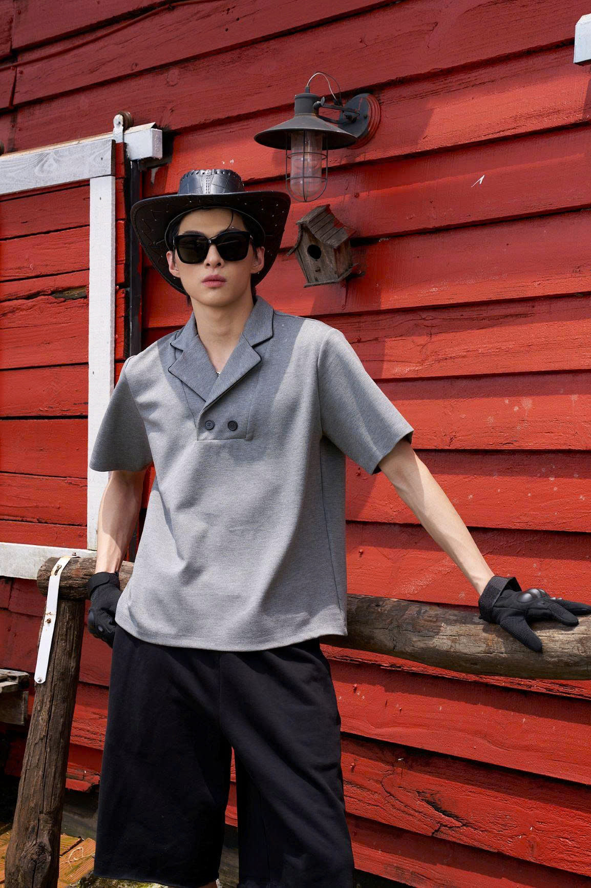 Áo cổ vest ngắn tay xám