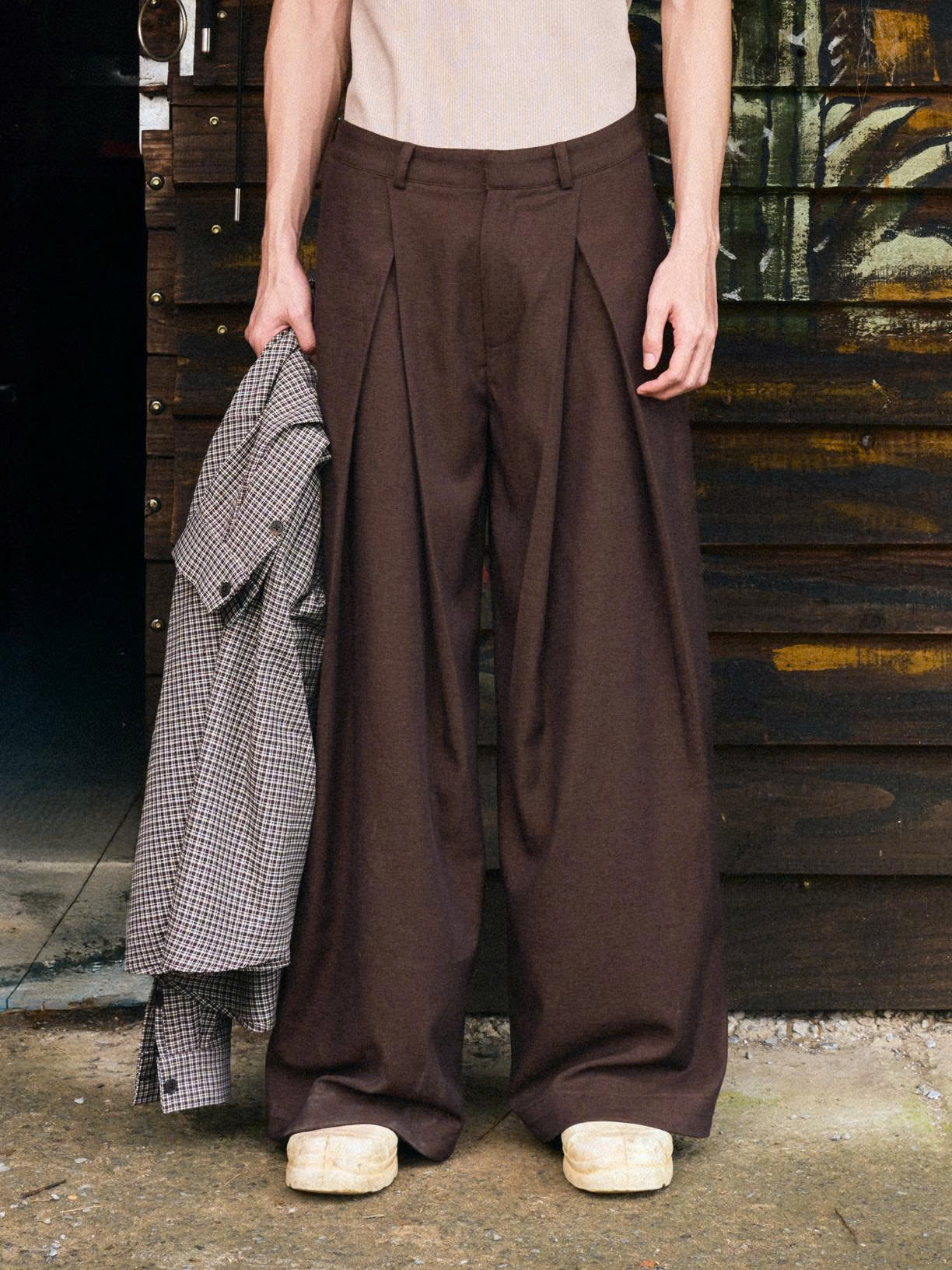 Quần tây ống suông nâu