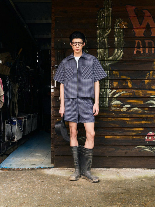 Quần shorts caro xanh