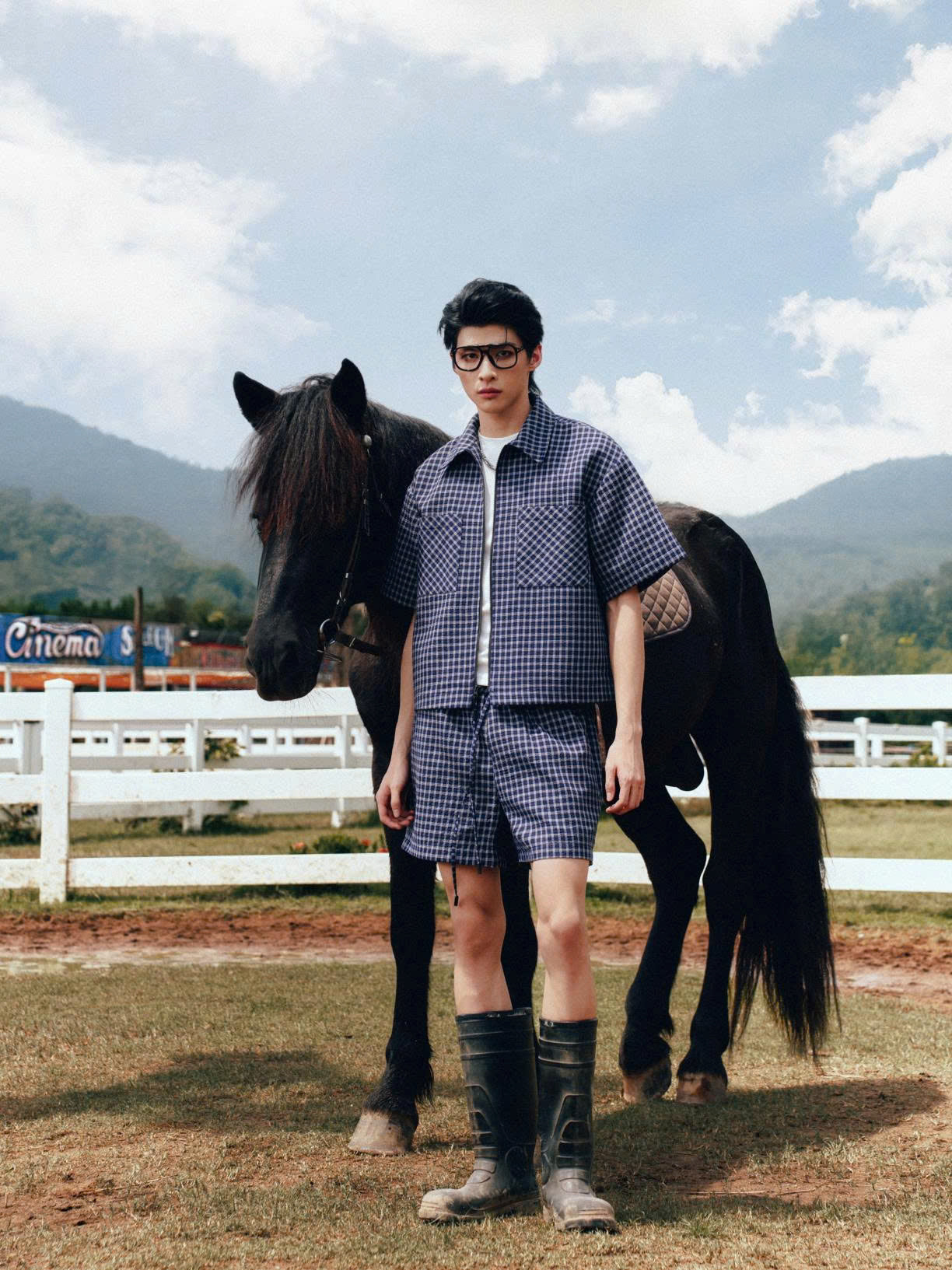 Áo thun gân ôm body trắng