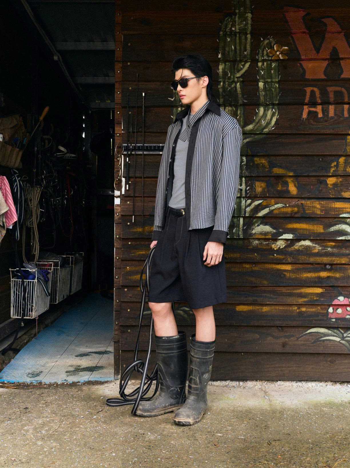 Áo thun gân ôm body xám