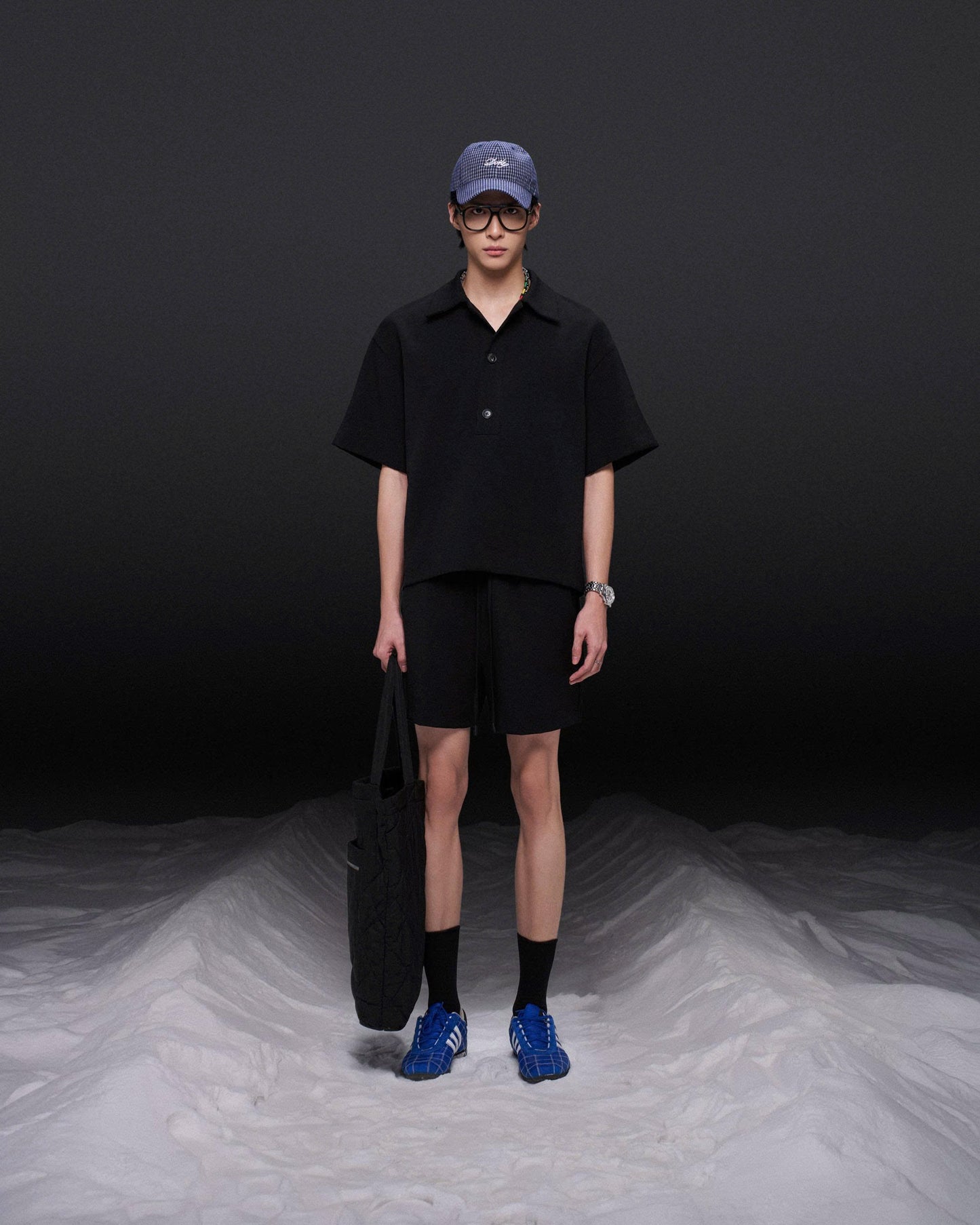 Quần short vải đen