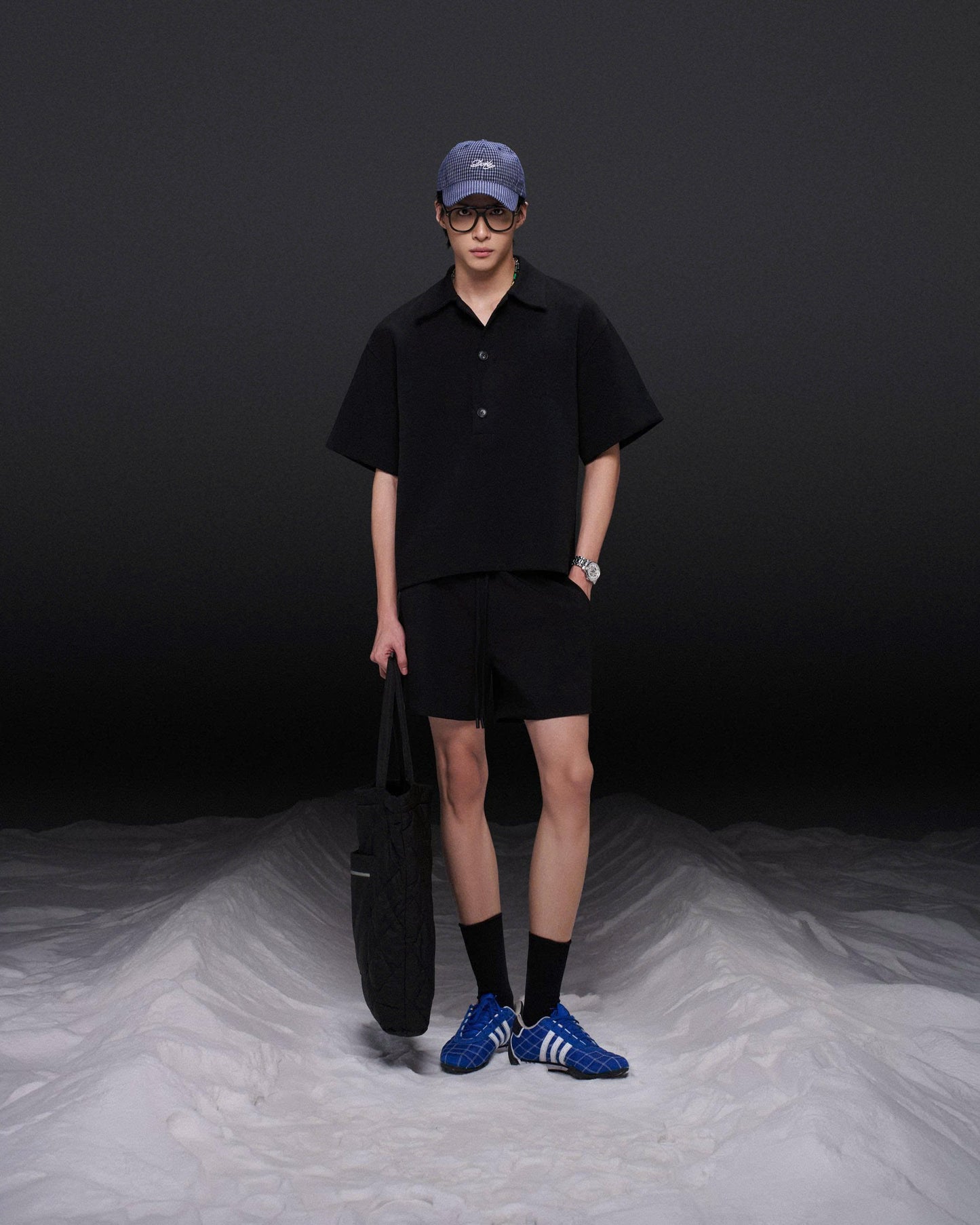 Quần short vải đen