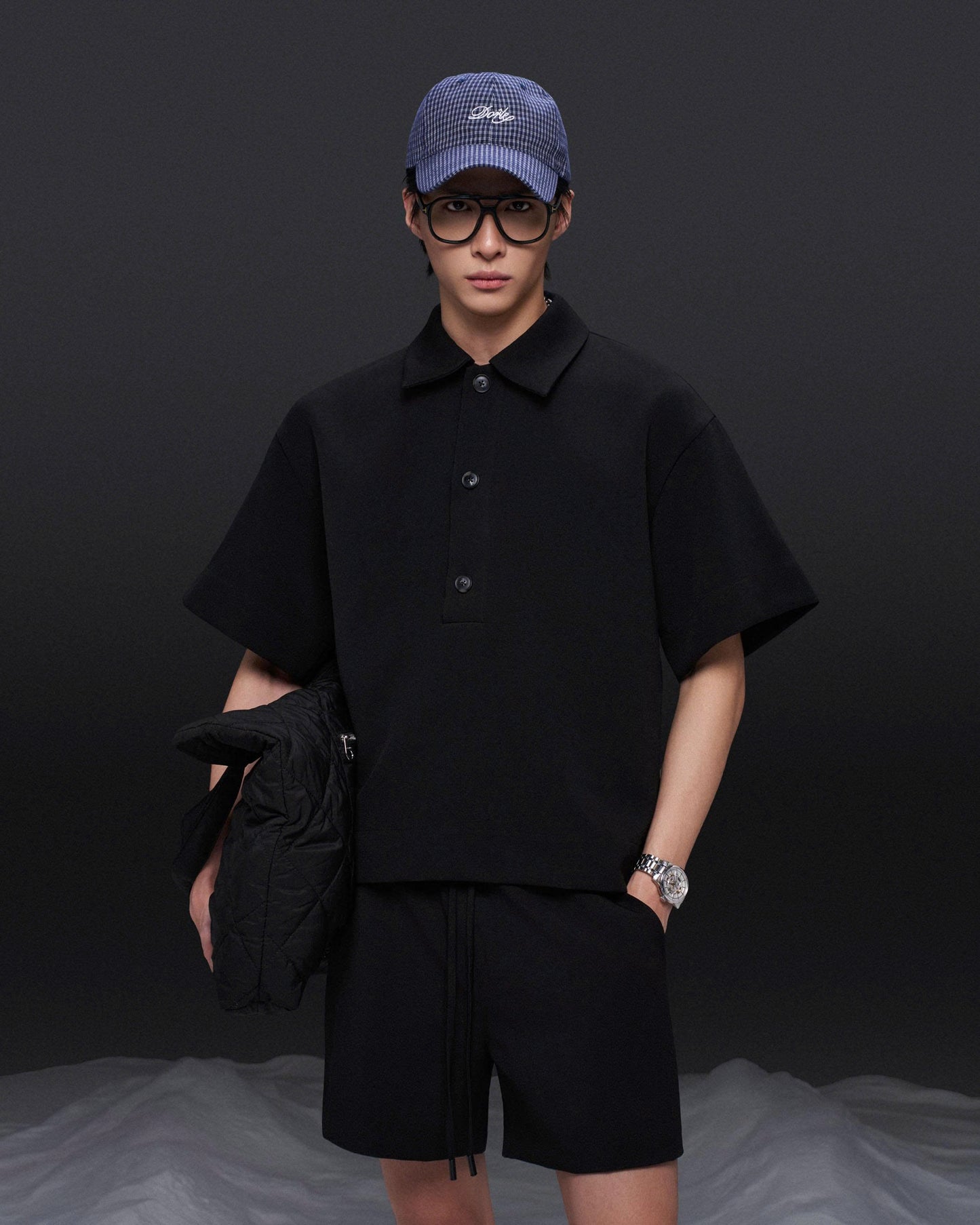 Quần short vải đen