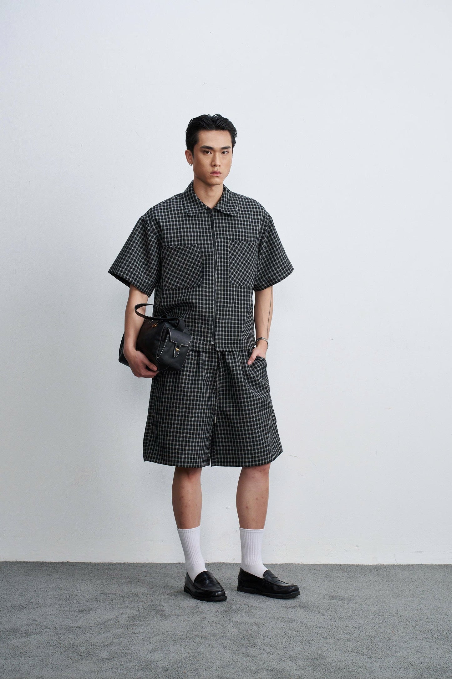 Quần short dáng lửng caro đen - Kun Shorts