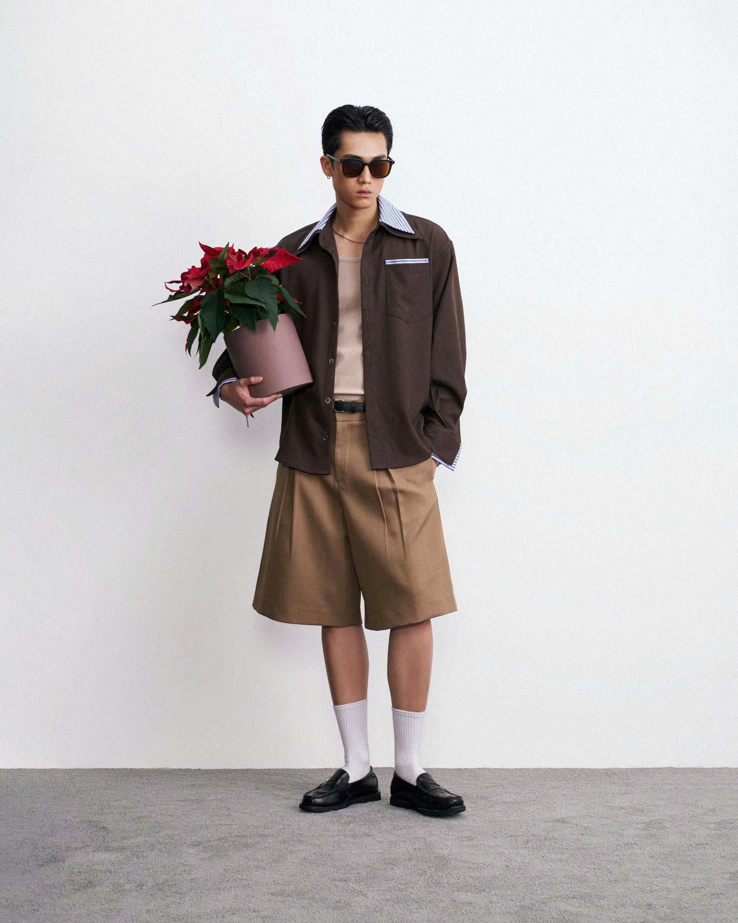 Quần short dáng lửng xếp ly nâu - Oshi shorts