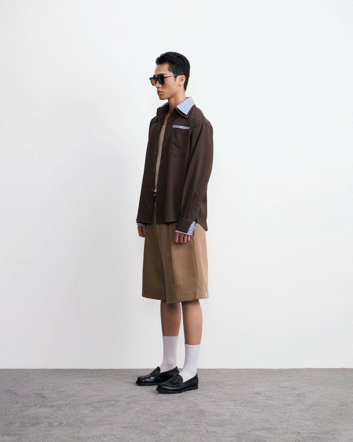 Quần short dáng lửng xếp ly nâu - Oshi shorts