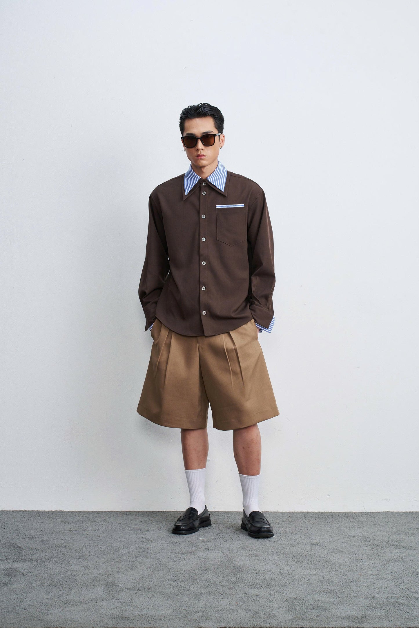 Quần short dáng lửng xếp ly nâu - Oshi shorts